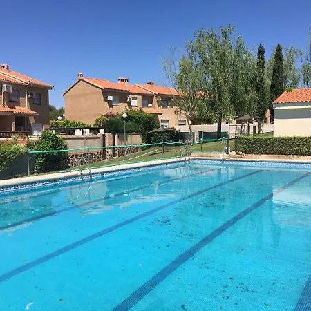 En Con Piscina